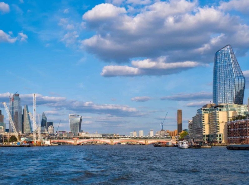 Purchase A Boat Near London