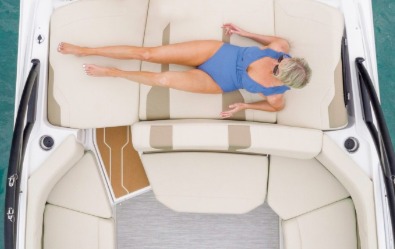 Regal 21 OBX, sunpad