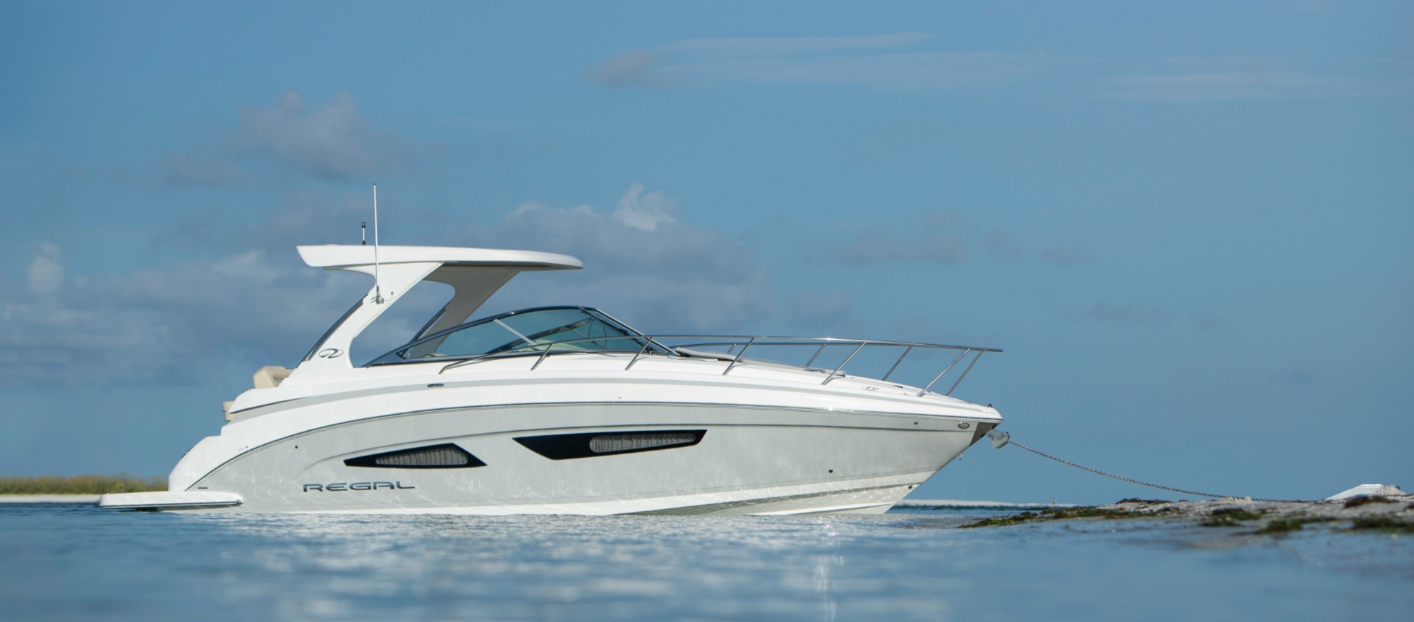 Regal 33 Express, cruiser