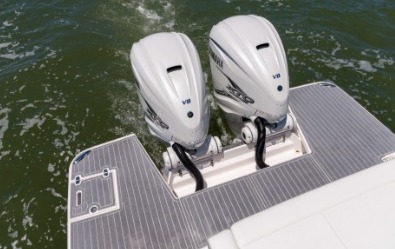 Regal 36 XO, swim platform