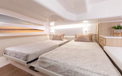 Regal 38 XO, convertible aft stateroom
