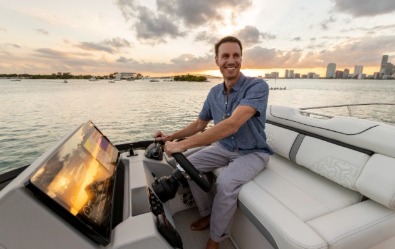 Regal 38 Fly, full control helm