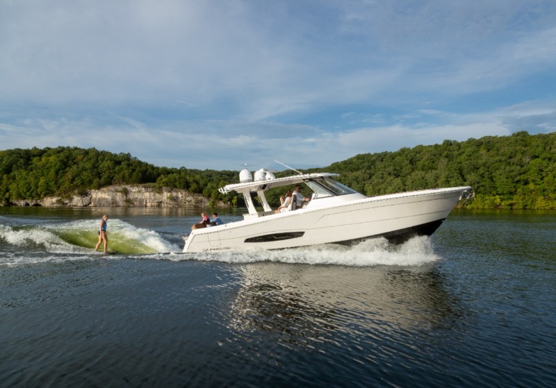 Discover Regal 38 Surf