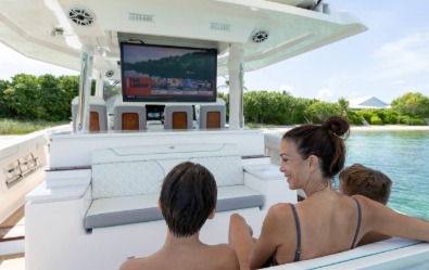 Regal Sav 43, entertainment