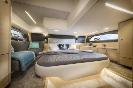 bavaria r40 coupe new boat for sale - clipper marine uk image 1