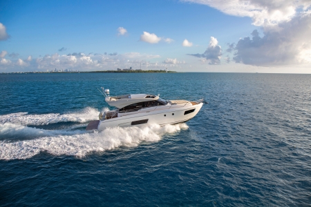 bavaria virtess 420 coupe new boat for sale - clipper marine uk image 1