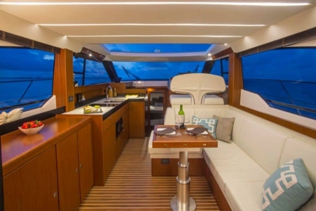 bavaria virtess 420 coupe new boat for sale - clipper marine uk image 1