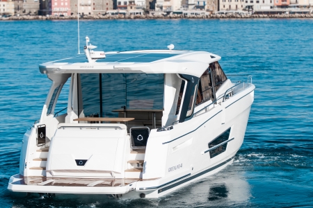 greenline 45 coupe new boat for sale - clipper marine uk image 4