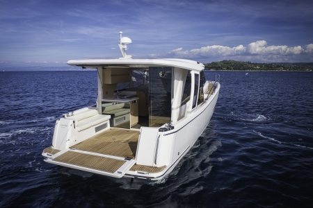 greenline 39 new boat for sale - clipper marine uk image 3