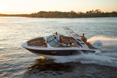 regal lx4 new boat for sale - clipper marine uk image 1