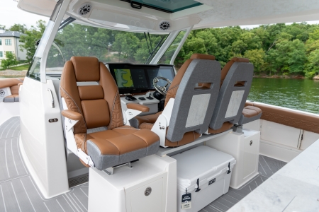 regal 38 surf new boat for sale - clipper marine uk image 10