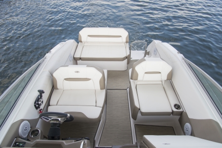 regal 26 express new boat for sale - clipper marine uk image 8