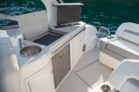 regal 33 express new boat for sale - clipper marine uk image 13