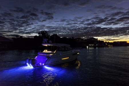 regal 38 xo new boat for sale - clipper marine uk image 4