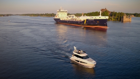 regal 42 fly new boat for slae - clipper marine uk image 1