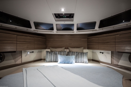 greenline 48 coupe new boat for sale - clipper marine uk image 7