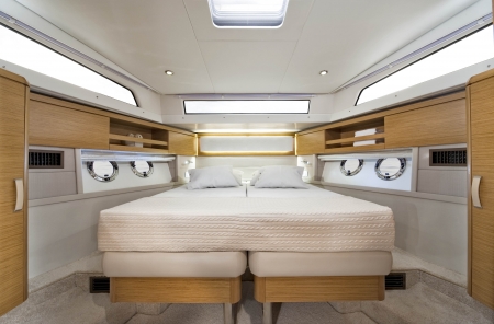 greenline 48 coupe new boat for sale - clipper marine uk image 4