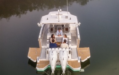 33 SAV, portside walk-thru