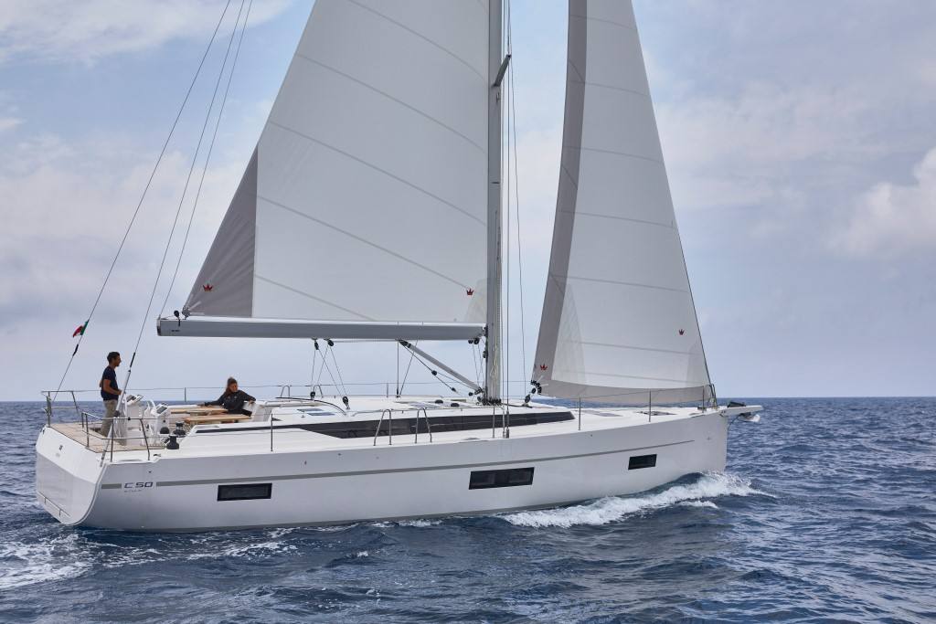 Bavaria CRUISER 37