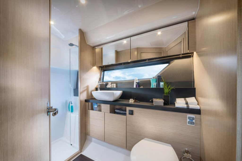 Picture 7 Take a look at the Bavaria R40